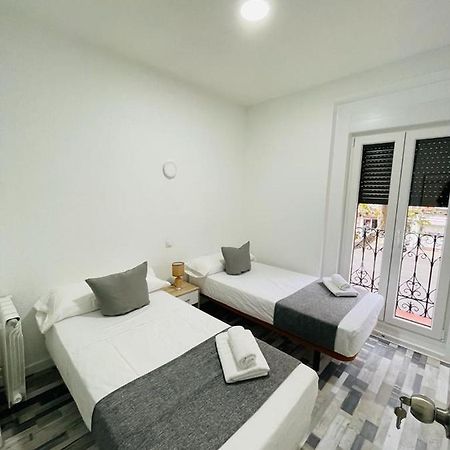 Hostal Noche Y Dia Madryt Zewnętrze zdjęcie