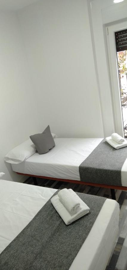 Hostal Noche Y Dia Madryt Zewnętrze zdjęcie