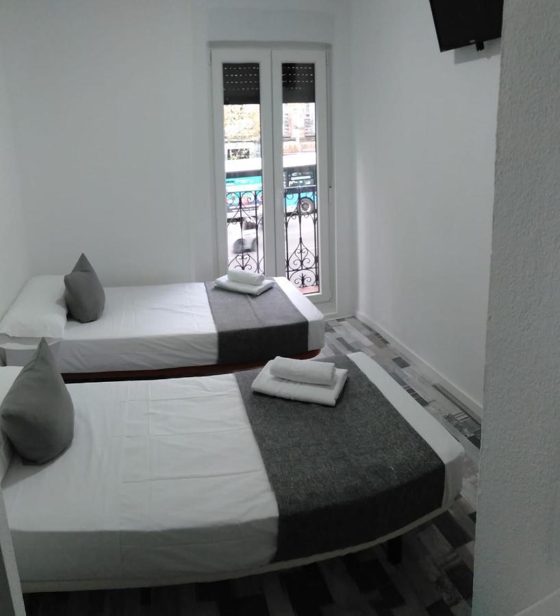 Hostal Noche Y Dia Madryt Zewnętrze zdjęcie