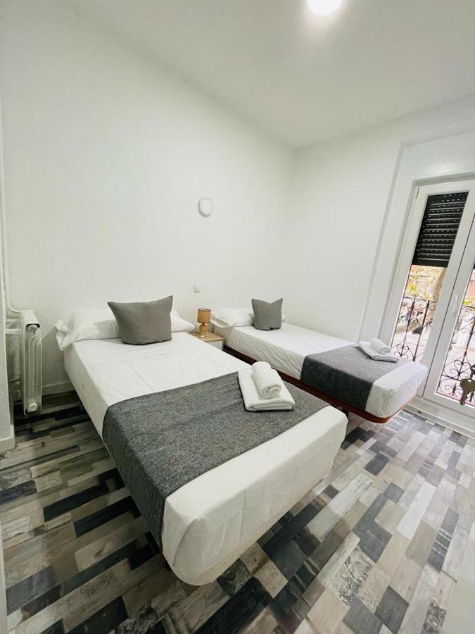 Hostal Noche Y Dia Madryt Zewnętrze zdjęcie