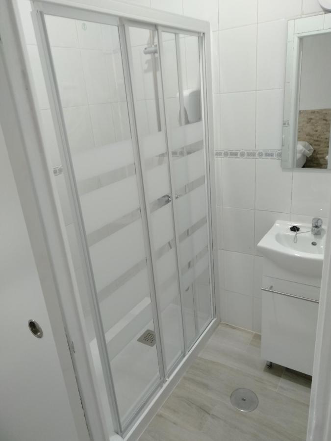 Hostal Noche Y Dia Madryt Zewnętrze zdjęcie
