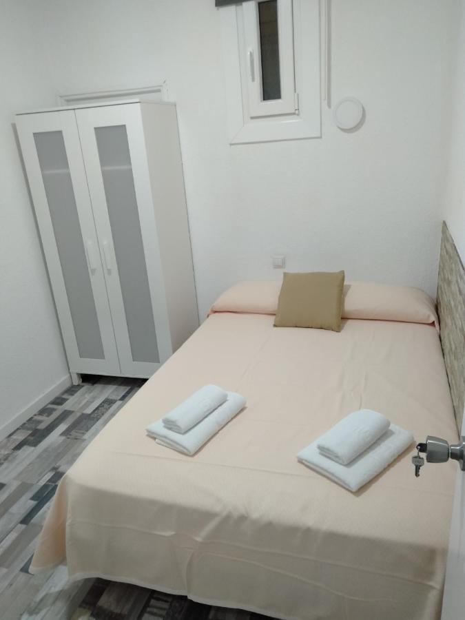 Hostal Noche Y Dia Madryt Zewnętrze zdjęcie